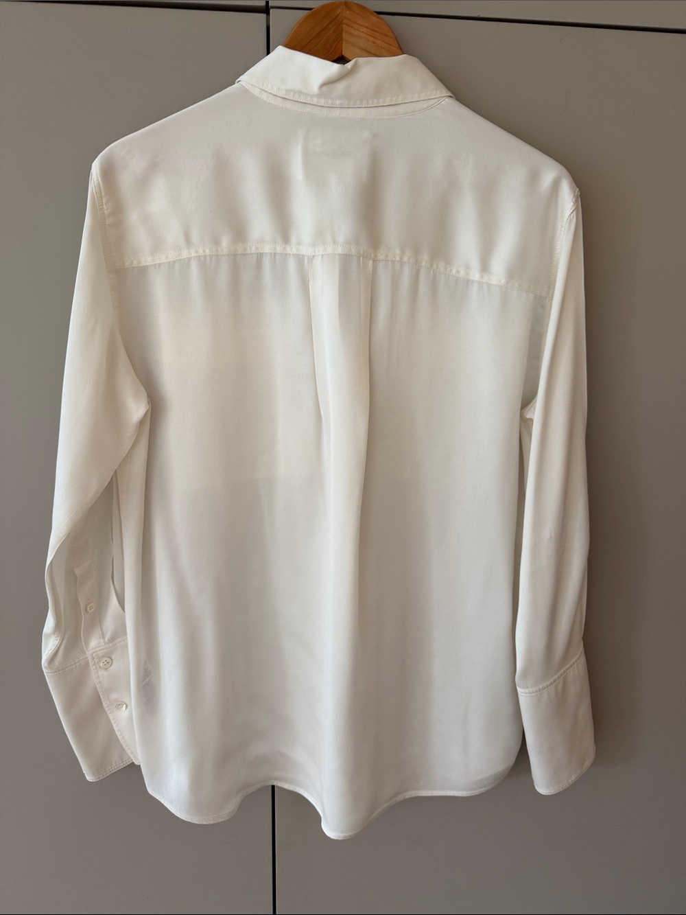 FRAME women’s cream ivory button down silk shirt size s small like new - Picture 6 of 8